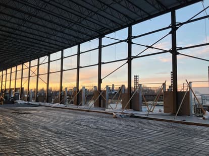 Warehouse 423_Construction 01.jpg